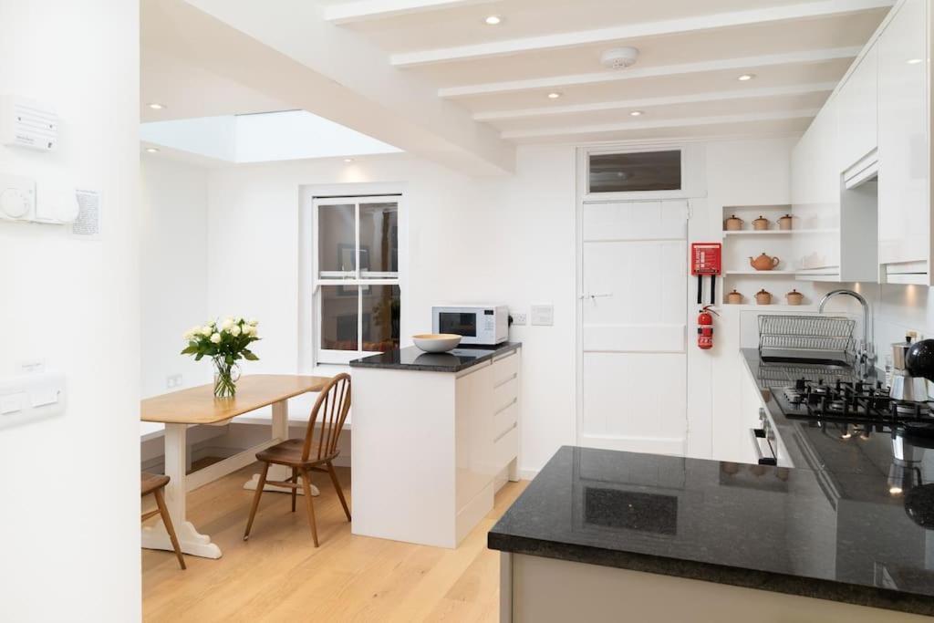 Beautiful And Contemporary Cornish Townhouse In Penzance Villa ภายนอก รูปภาพ