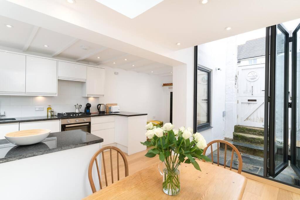 Beautiful And Contemporary Cornish Townhouse In Penzance Villa ภายนอก รูปภาพ